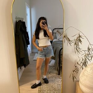 Agolde PARKER VINTAGE CUT OFF SHORT
IN SWAPMEET size 24